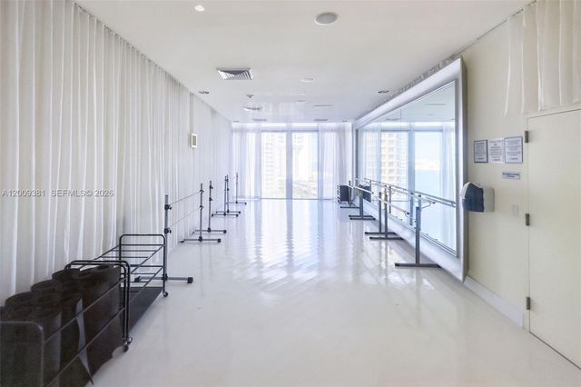 465 Brickell Ave 701, Miami, FL 33131
