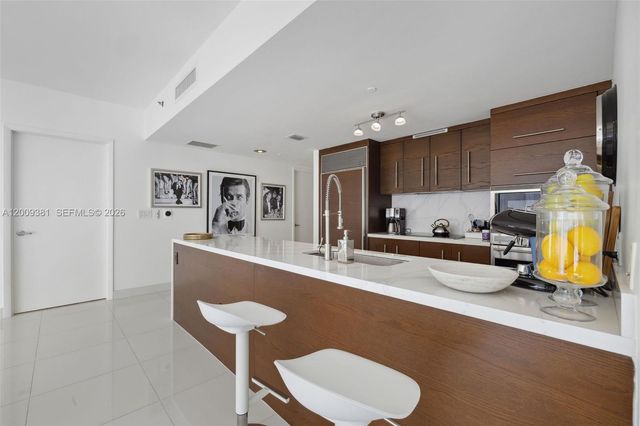 465 Brickell Ave 701, Miami, FL 33131