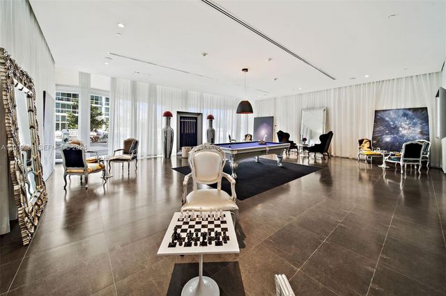 465 Brickell Ave 701, Miami, FL 33131