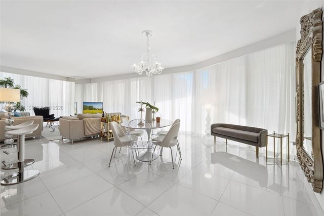 465 Brickell Ave 701, Miami, FL 33131