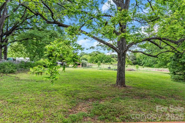 3240 W Innes Street, Salisbury, NC 28144