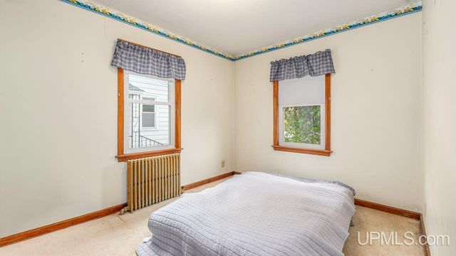 413 S 19th Street, Escanaba, MI 49829