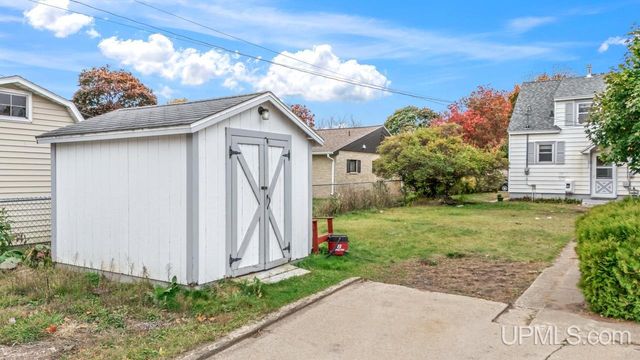 413 S 19th Street, Escanaba, MI 49829