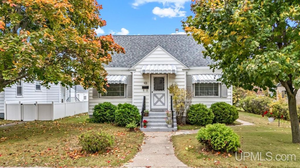 413 S 19th Street, Escanaba, MI 49829