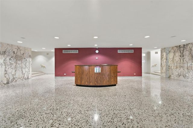 142-05 Roosevelt Avenue 206, Flushing, NY 11354