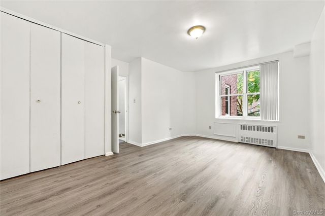 142-05 Roosevelt Avenue 206, Flushing, NY 11354