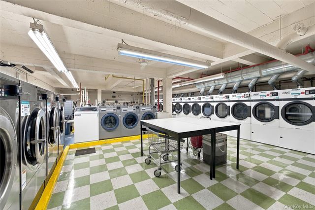 142-05 Roosevelt Avenue 206, Flushing, NY 11354