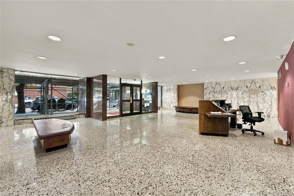 142-05 Roosevelt Avenue 206, Flushing, NY 11354 — photo 4