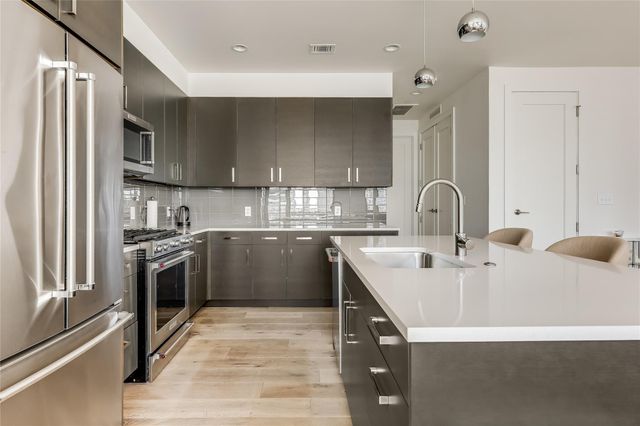 222 West Ave 2413, Austin, TX 78701