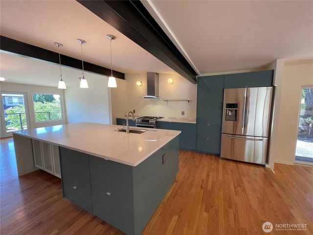 12456 SE 27th Street, Seattle, WA 98005