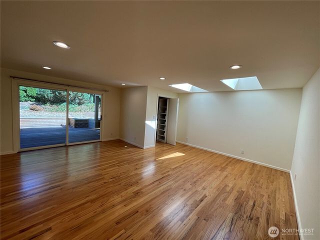 12456 SE 27th Street, Seattle, WA 98005