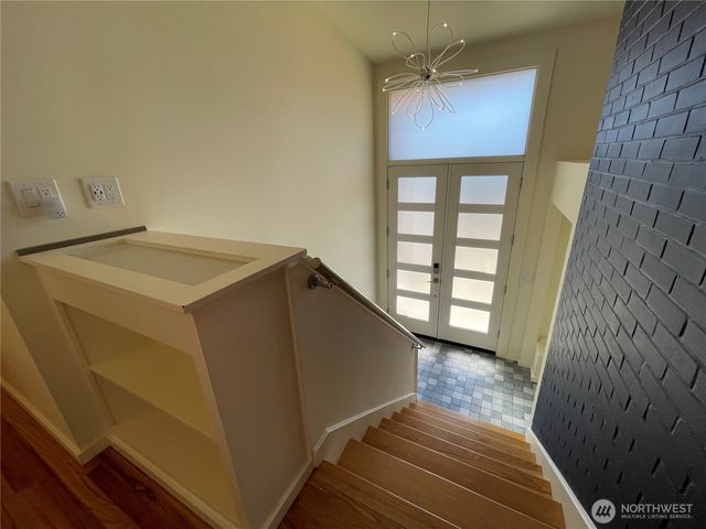 12456 SE 27th Street, Seattle, WA 98005