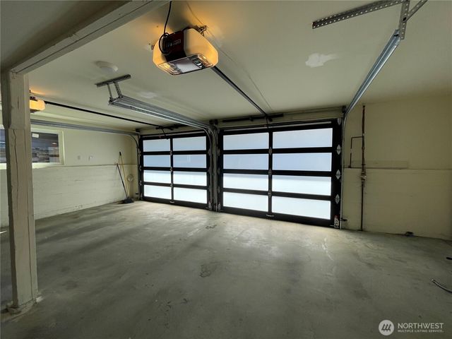 12456 SE 27th Street, Seattle, WA 98005