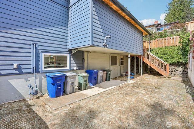 12456 SE 27th Street, Seattle, WA 98005