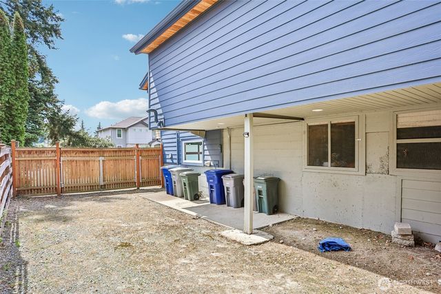 12456 SE 27th Street, Seattle, WA 98005