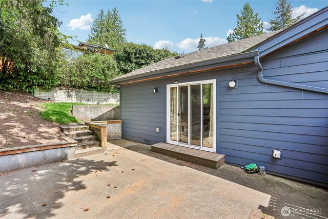 12456 SE 27th Street, Seattle, WA 98005