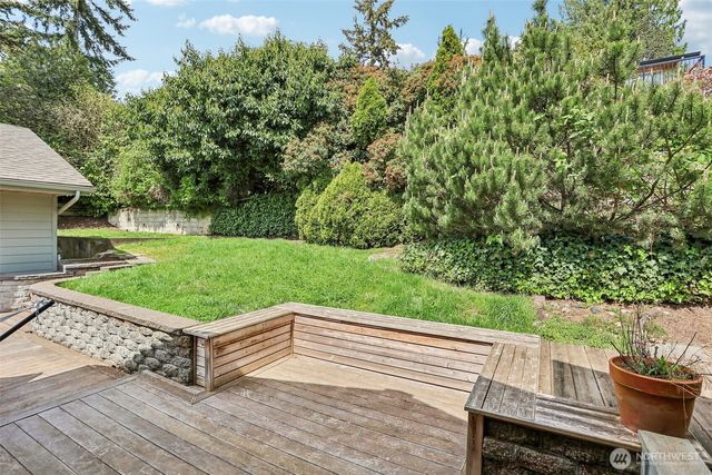 12456 SE 27th Street, Seattle, WA 98005