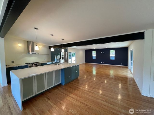 12456 SE 27th Street, Seattle, WA 98005