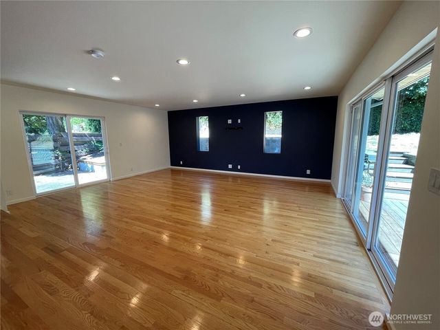 12456 SE 27th Street, Seattle, WA 98005