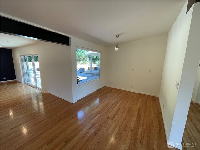 12456 SE 27th Street, Seattle, WA 98005