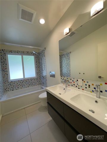 12456 SE 27th Street, Seattle, WA 98005