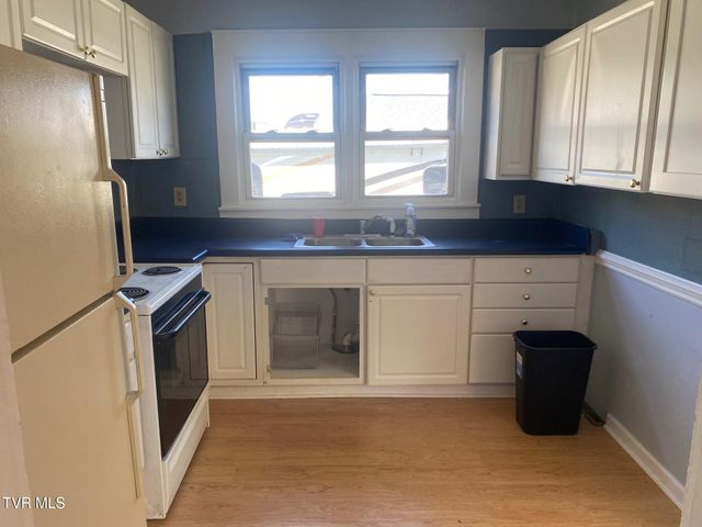 1106 East Main Street, Johnson City, TN 37601