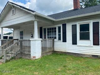1106 East Main Street, Johnson City, TN 37601