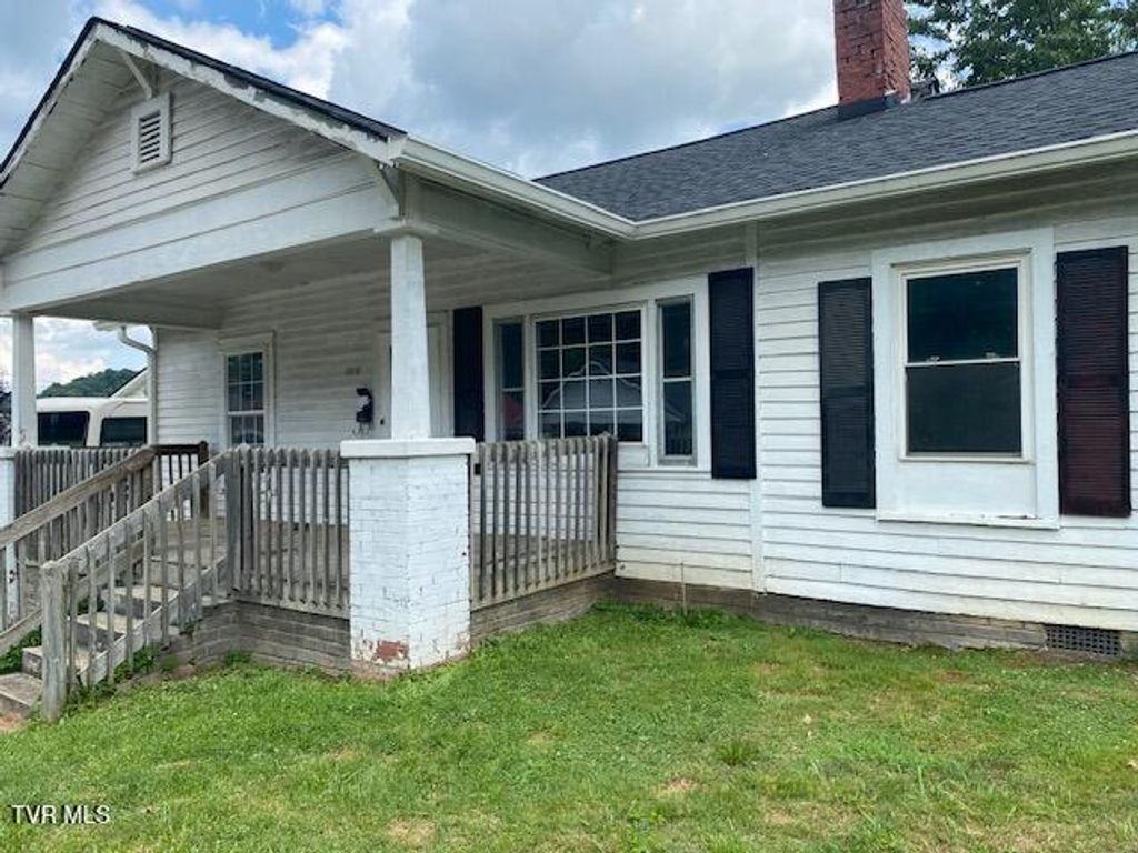 1106 East Main Street, Johnson City, TN 37601