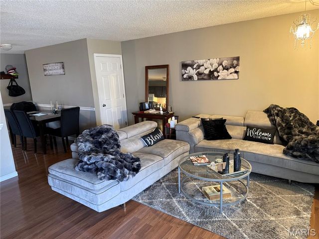 2333 Bensonhurst Drive, Florissant, MO 63031