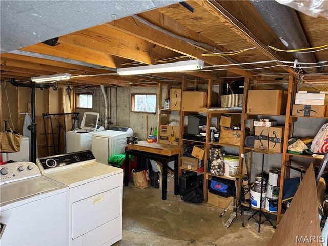 2333 Bensonhurst Drive, Florissant, MO 63031