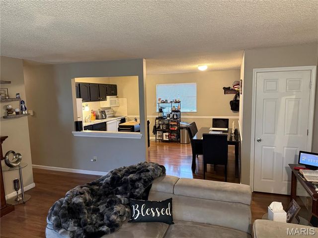 2333 Bensonhurst Drive, Florissant, MO 63031