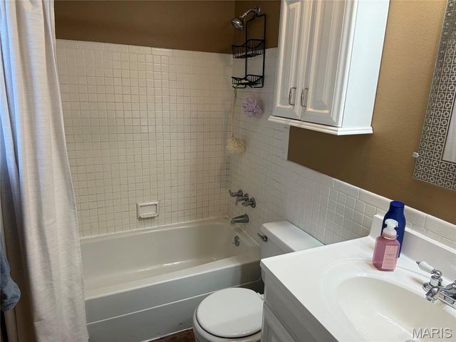 2333 Bensonhurst Drive, Florissant, MO 63031