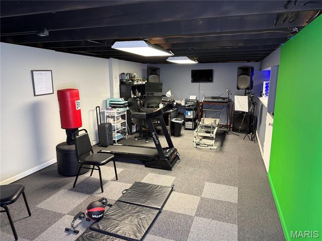 2333 Bensonhurst Drive, Florissant, MO 63031