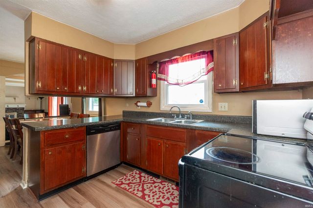 5653 Danbury Drive, South Bend, IN 46614