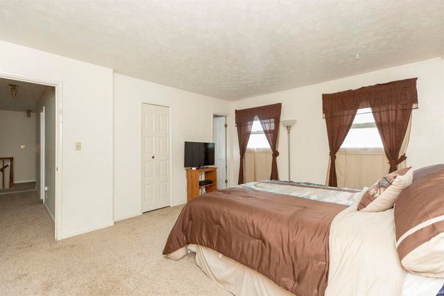 5653 Danbury Drive, South Bend, IN 46614