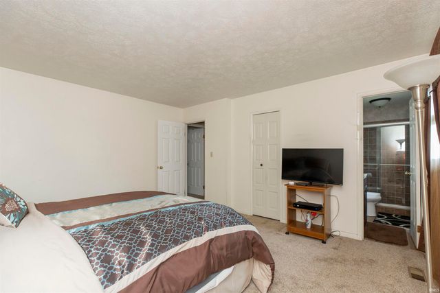 5653 Danbury Drive, South Bend, IN 46614