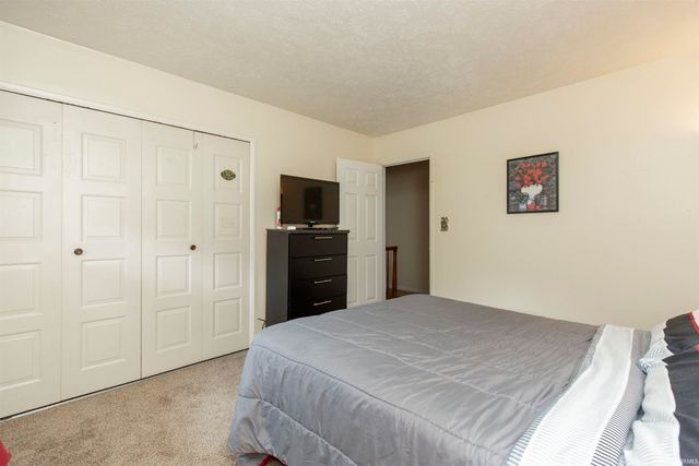 5653 Danbury Drive, South Bend, IN 46614