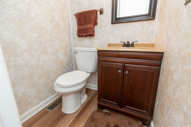 5653 Danbury Drive, South Bend, IN 46614