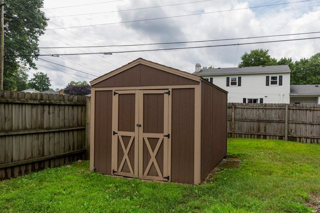 5653 Danbury Drive, South Bend, IN 46614