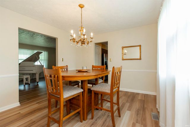 5653 Danbury Drive, South Bend, IN 46614