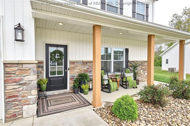 231 Steve Circle, Hurricane, WV 25526