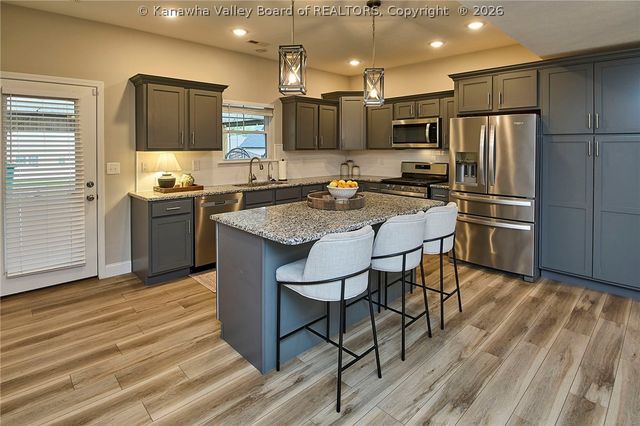 231 Steve Circle, Hurricane, WV 25526