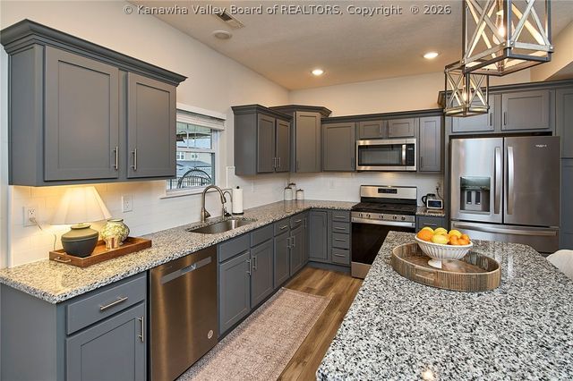 231 Steve Circle, Hurricane, WV 25526