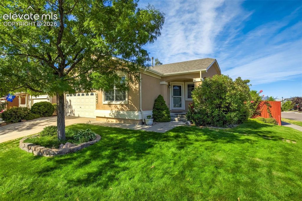 5844 Pioneer Mesa Drive, Colorado Springs, CO 80923 — exterior