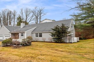 25 Pinewood Village Road # 25, Lebanon, NH 03784
