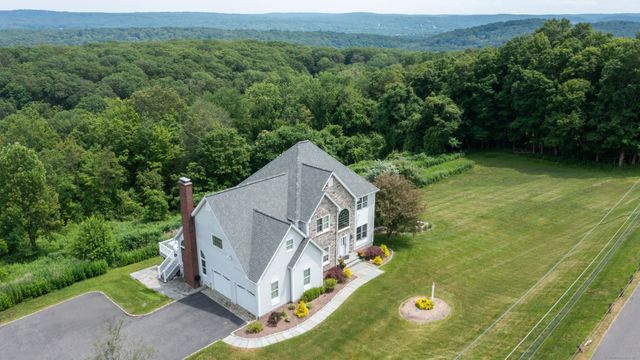 557 Upper Grassy Hill Road, Woodbury, CT 06798