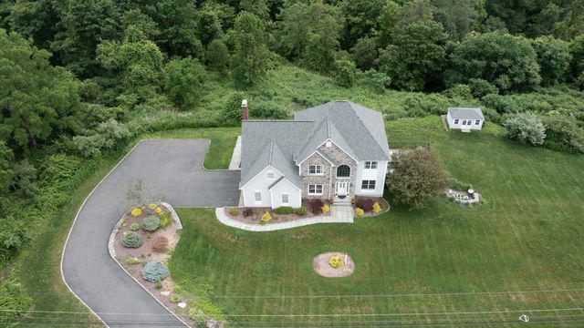 557 Upper Grassy Hill Road, Woodbury, CT 06798