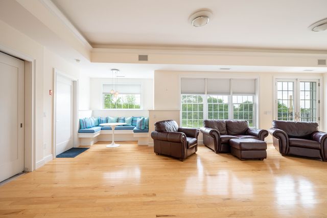 557 Upper Grassy Hill Road, Woodbury, CT 06798