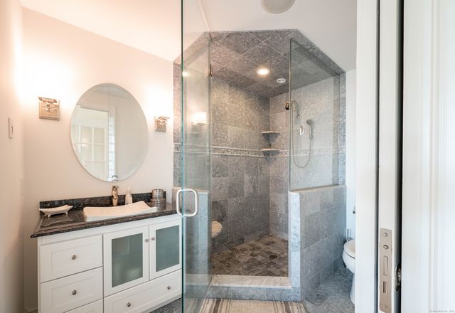 557 Upper Grassy Hill Road, Woodbury, CT 06798