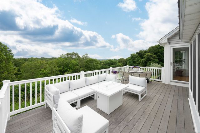 557 Upper Grassy Hill Road, Woodbury, CT 06798